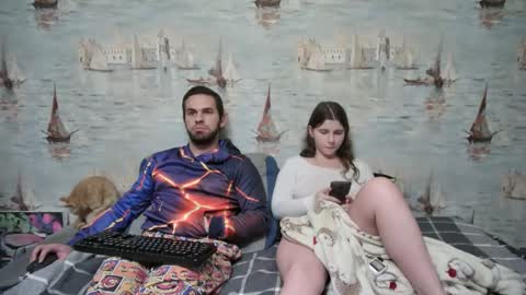 Alex and Sarah online show from November 3, 2025, 10:32 pm