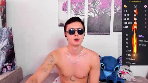 Snapshot of alex_wandhot chatting on October 12, 2025, 9:30 am Alex WandHot online show from October 12, 2025, 9:30 am