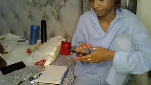 Snapshot of alexa_foxxie chatting on February 6, 2025, 8:07 am Alexa online show from February 6, 2025, 8:07 am