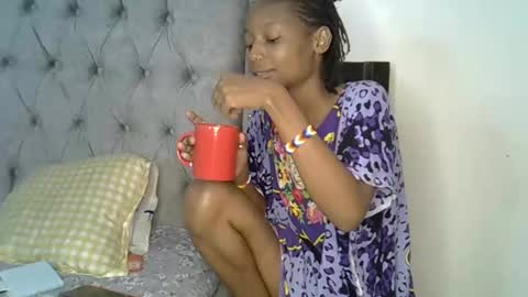 Snapshot of alexa_foxxie chatting on February 13, 2025, 9:41 am Alexa online show from February 13, 2025, 9:41 am