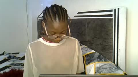 Snapshot of alexa_foxxie chatting on October 16, 2025, 6:42 pm Alexa online show from October 16, 2025, 6:42 pm