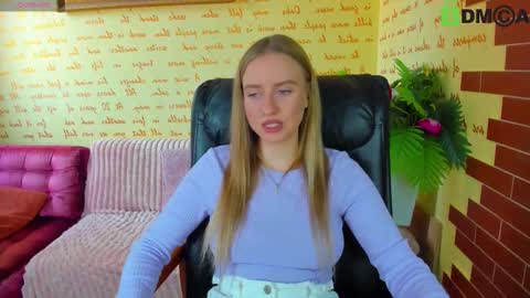 Snapshot of alexa_glory chatting on November 14, 2025, 10:14 am Alexa online show from November 14, 2025, 10:14 am