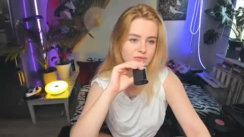 alexa_pirs online show from November 8, 2025, 11:54 am