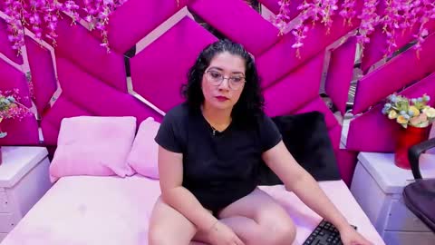 alexa sanz online show from December 4, 2025, 7:55 pm