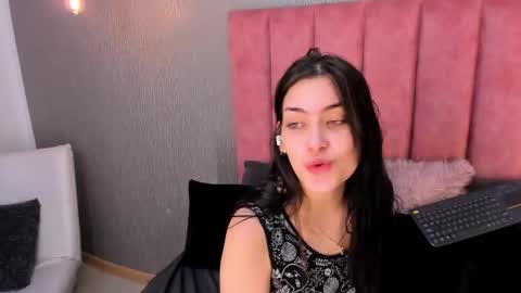 Alexa Thaylor online show from November 28, 2025, 3:14 pm