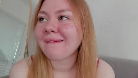 Snapshot of alexaabee chatting on May 27, 2026, 8:11 am alexaabee online show from May 27, 2026, 8:11 am