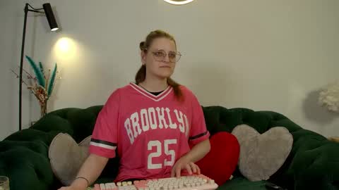 AlexaAvery online show from May 16, 2026, 6:21 am