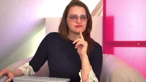 AlexaAvery online show from May 20, 2026, 7:36 am