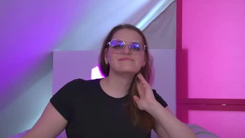 AlexaAvery online show from June 3, 2026, 2:33 pm