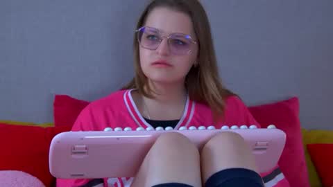 AlexaAvery online show from July 9, 2026, 7:01 am