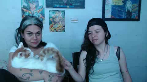 Alexa Blu3 online show from December 5, 2024, 6:11 pm