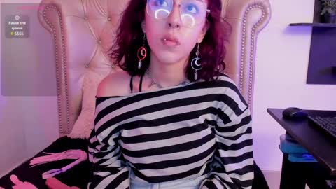 Snapshot of alexafoxy18 chatting on January 16, 2025, 4:17 am ALEXA online show from January 16, 2025, 4:17 am