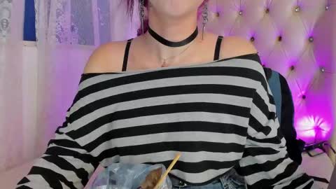 Snapshot of alexafoxy18 chatting on September 25, 2025, 6:50 am ALEXA online show from September 25, 2025, 6:50 am