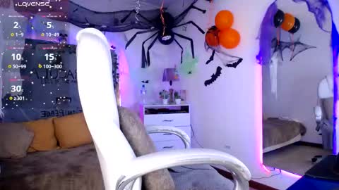 Alexa Moon online show from October 26, 2025, 4:35 pm