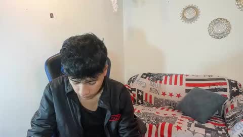 Snapshot of alexandluke1 chatting on October 27, 2025, 2:10 pm chicos hot online show from October 27, 2025, 2:10 pm