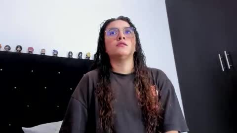 Snapshot of alexandra_clauss chatting on March 19, 2026, 4:33 pm alexandra clauss online show from March 19, 2026, 4:33 pm