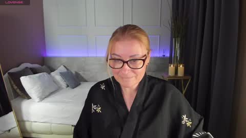 Alexandra online show from December 11, 2024, 11:43 pm