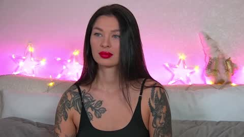 AlexandraBloom online show from December 25, 2024, 6:19 pm