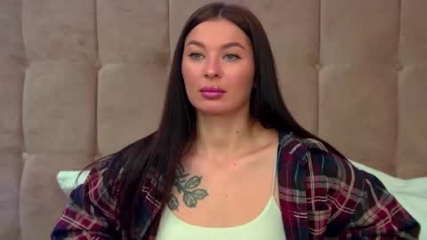 AlexandraBloom online show from October 23, 2025, 7:12 pm