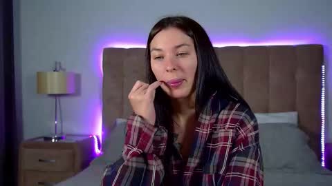 AlexandraBloom online show from November 16, 2025, 6:24 pm