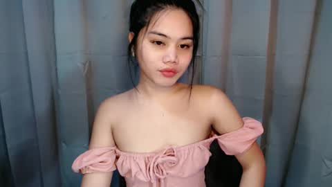 Snapshot of alexandralovely_9 chatting on May 4, 2026, 11:28 am Andrea online show from May 4, 2026, 11:28 am
