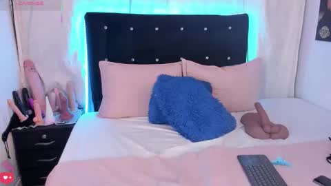 Alexandra novaa online show from May 20, 2026, 8:59 pm