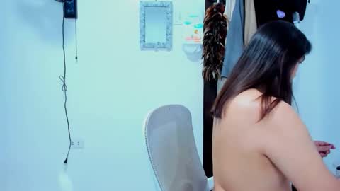 Snapshot of alexarobins chatting on November 18, 2025, 5:56 am Alexa online show from November 18, 2025, 5:56 am