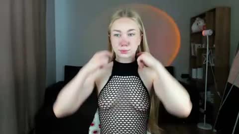 Snapshot of alexarti chatting on June 11, 2026, 6:11 am Alex online show from June 11, 2026, 6:11 am