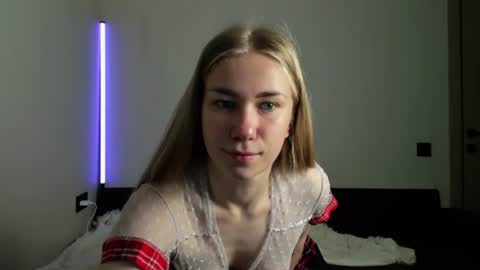 Snapshot of alexarti chatting on June 19, 2026, 5:23 am Alex online show from June 19, 2026, 5:23 am