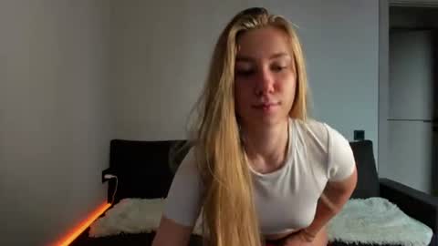 Snapshot of alexarti chatting on July 11, 2026, 5:10 am Alex online show from July 11, 2026, 5:10 am