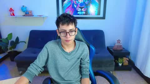 Snapshot of alexcum_18 chatting on July 1, 2026, 1:45 pm alex online show from July 1, 2026, 1:45 pm