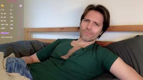 Snapshot of alexdarwin157 chatting on October 25, 2025, 3:40 pm Alex online show from October 25, 2025, 3:40 pm