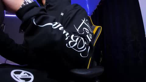 alexgiraldo__ online show from December 4, 2025, 12:25 pm