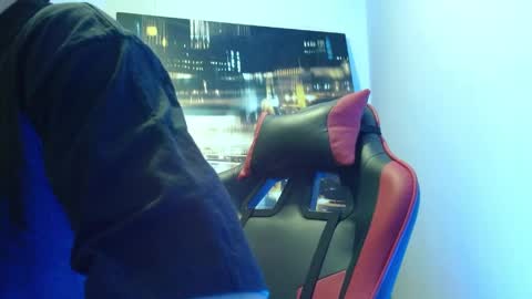 alexgiraldo__ online show from May 31, 2026, 10:11 pm