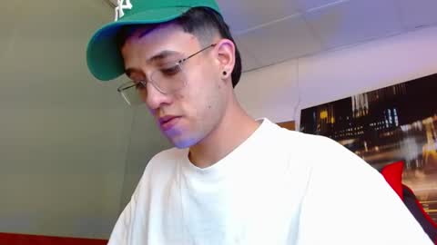 Snapshot of alexgiraldo__ chatting on June 20, 2026, 1:09 am alexgiraldo__ online show from June 20, 2026, 1:09 am