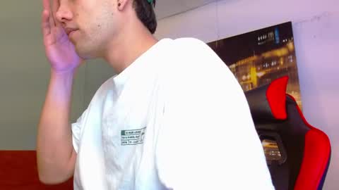 Snapshot of alexgiraldo__ chatting on June 20, 2026, 1:25 pm alexgiraldo__ online show from June 20, 2026, 1:25 pm