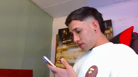 Snapshot of alexgiraldo__ chatting on June 25, 2026, 2:00 am alexgiraldo__ online show from June 25, 2026, 2:00 am