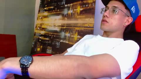 Snapshot of alexgiraldo__ chatting on July 5, 2026, 4:19 am alexgiraldo__ online show from July 5, 2026, 4:19 am