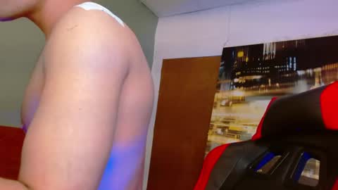 Snapshot of alexgiraldo__ chatting on July 5, 2026, 4:25 pm alexgiraldo__ online show from July 5, 2026, 4:25 pm