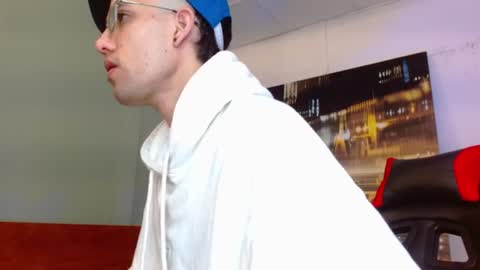 Snapshot of alexgiraldo__ chatting on July 7, 2026, 12:09 pm alexgiraldo__ online show from July 7, 2026, 12:09 pm