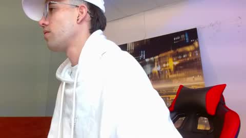 Snapshot of alexgiraldo__ chatting on July 11, 2026, 12:19 pm alexgiraldo__ online show from July 11, 2026, 12:19 pm