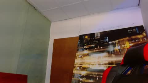 Snapshot of alexgiraldo__ chatting on July 15, 2026, 6:35 pm alexgiraldo__ online show from July 15, 2026, 6:35 pm