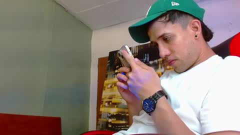 Snapshot of alexgiraldo__ chatting on July 18, 2026, 1:54 am alexgiraldo__ online show from July 18, 2026, 1:54 am