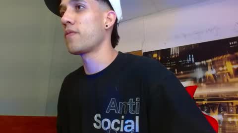 Snapshot of alexgiraldo__ chatting on August 1, 2026, 2:55 am alexgiraldo__ online show from August 1, 2026, 2:55 am