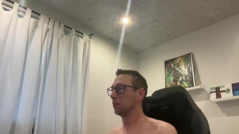 Snapshot of alexhunter4u chatting on January 14, 2025, 8:20 am alexhunter4u online show from January 14, 2025, 8:20 am