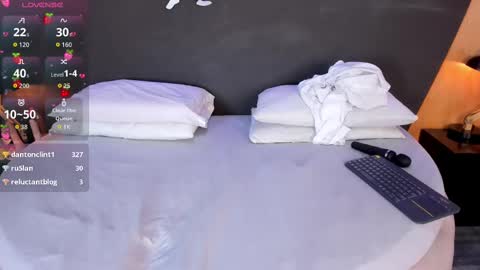 Alexia online show from October 31, 2025, 4:24 am