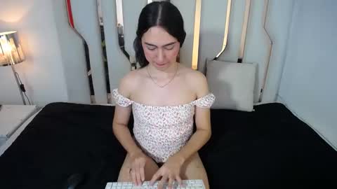 Snapshot of alexis_brown11 chatting on October 23, 2025, 1:27 am -- ALEXIS -- online show from October 23, 2025, 1:27 am