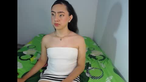 -- ALEXIS -- online show from April 17, 2026, 2:03 am