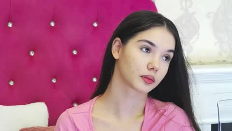 alexisdevine online show from March 23, 2026, 5:22 am