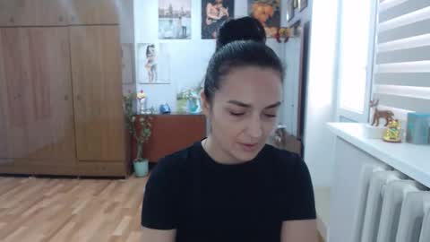 AlexisMillers online show from September 13, 2025, 8:25 am